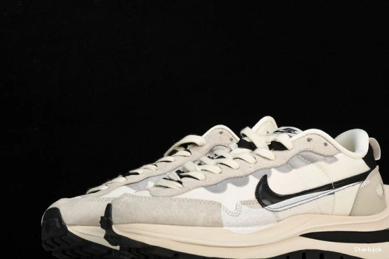 Vaporwaffle sacai Black White Nike DD1875-101 Grey 1113